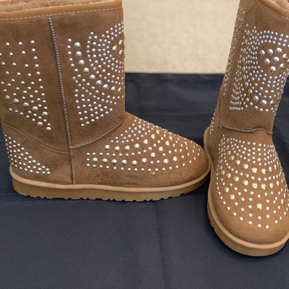 Montana West Fur lined women’s boots size 9